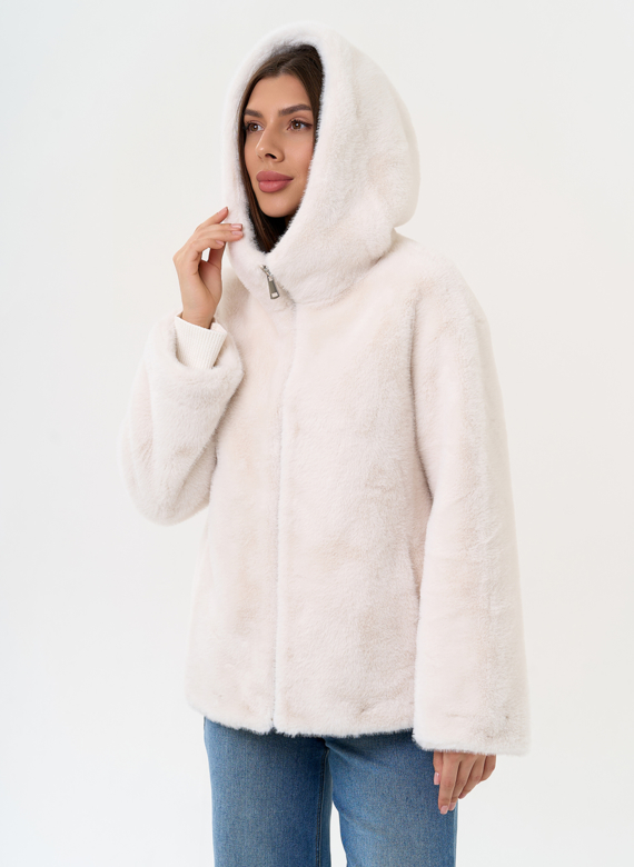 Женская куртка из эко меха с капюшоном