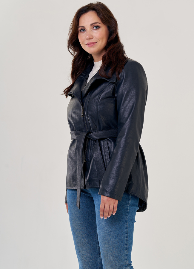 Кожаная куртка на молнии темно-синего цвета  модель № 10862 универмаг малина