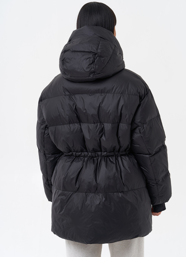 Женский пуховик черного цвета модель № 26112 в кредит