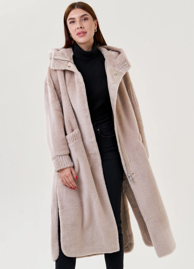 Длинное пальто из эко меха модель № 23579 универмаг малина