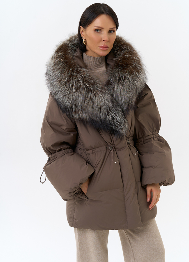 Женский пуховик с капюшоном из меха чернобурки модель № 32016 универмаг малина