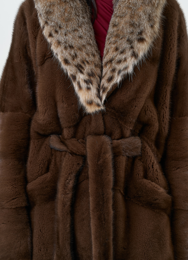 Женская шуба из меха норки с капюшоном из меха рыси модель № 31159 универмаг малина