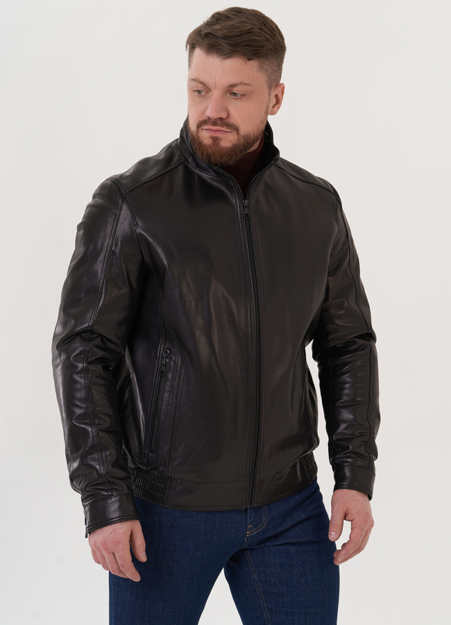 Мужская кожаная куртка черного цвета модель № 26923 в кредит
