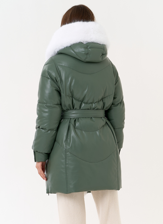 Женский пуховик из эко кожи с отделкой из эко меха