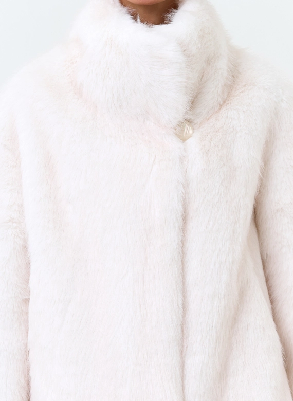 Женская шуба из эко меха фото