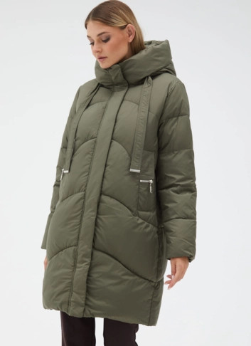 Женский пуховик с капюшоном