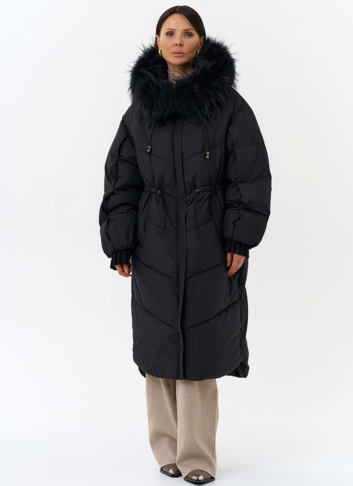 Женский пуховик с капюшоном из меха чернобурки