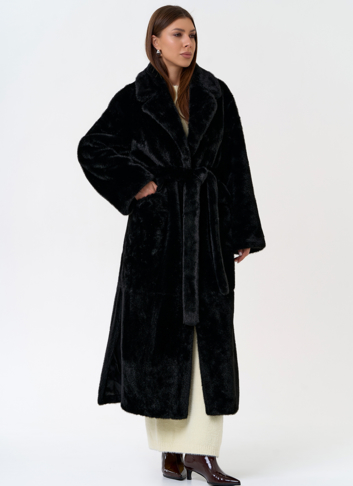 Длинное женское пальто из эко меха с английским воротником